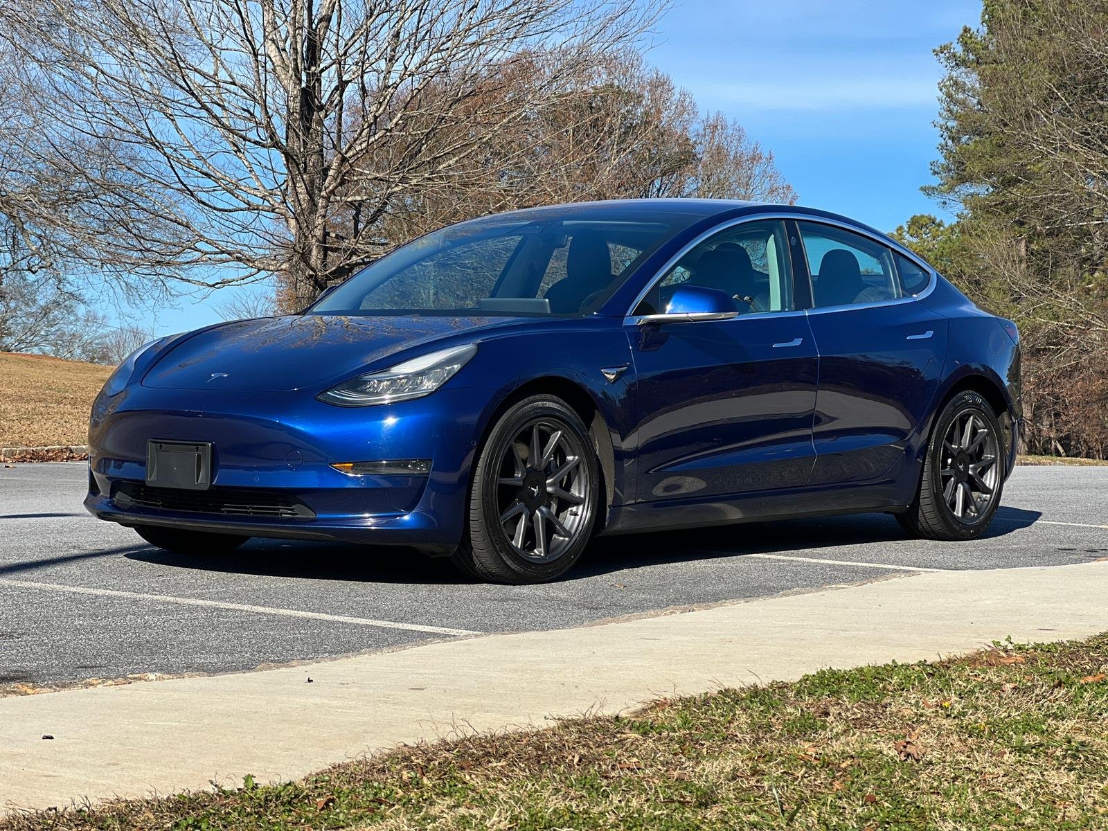 Tesla Model 3 8